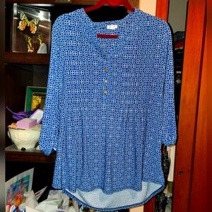 Blue flowy stretch top 3/4 sleeve